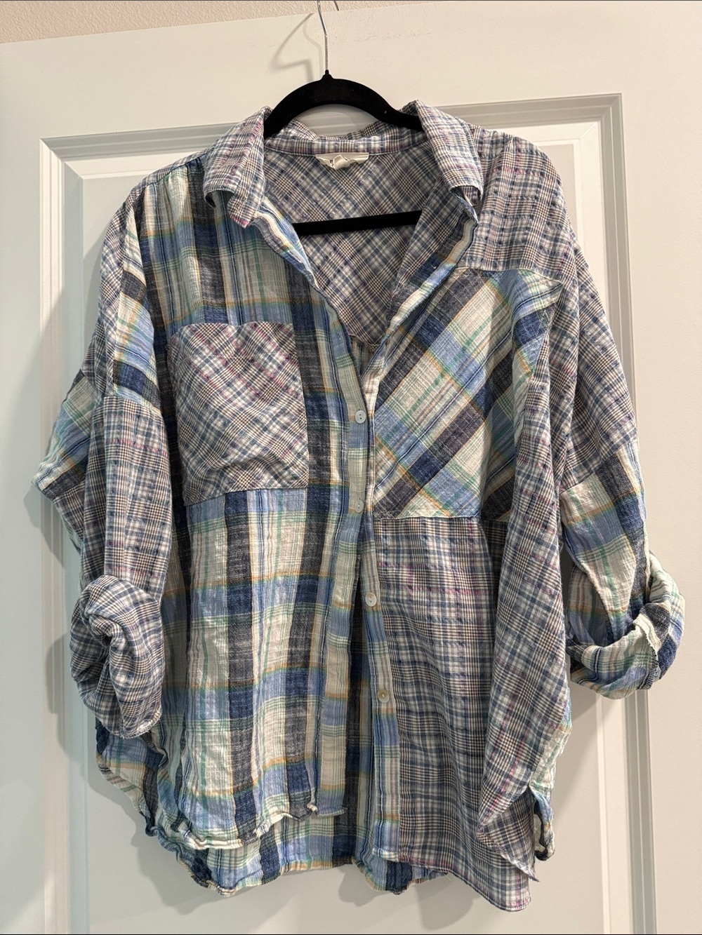 Ee:some Lightweight Plaid Button-Up Shirt in Blue & Cream sz m